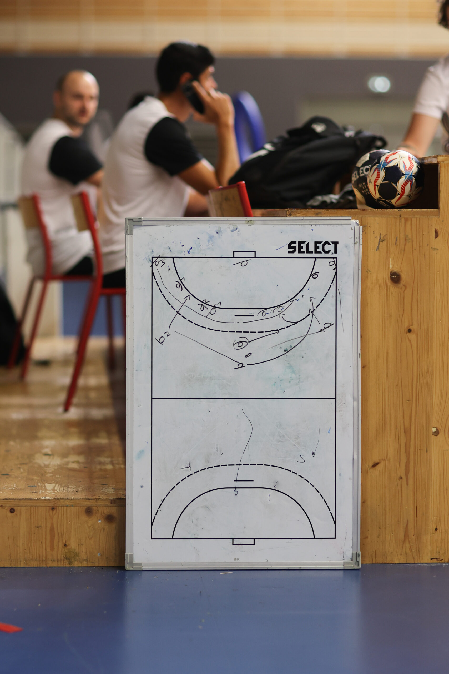 Les intrépides entrainement spécifique handball jeunes filles Estelle Nze Minko