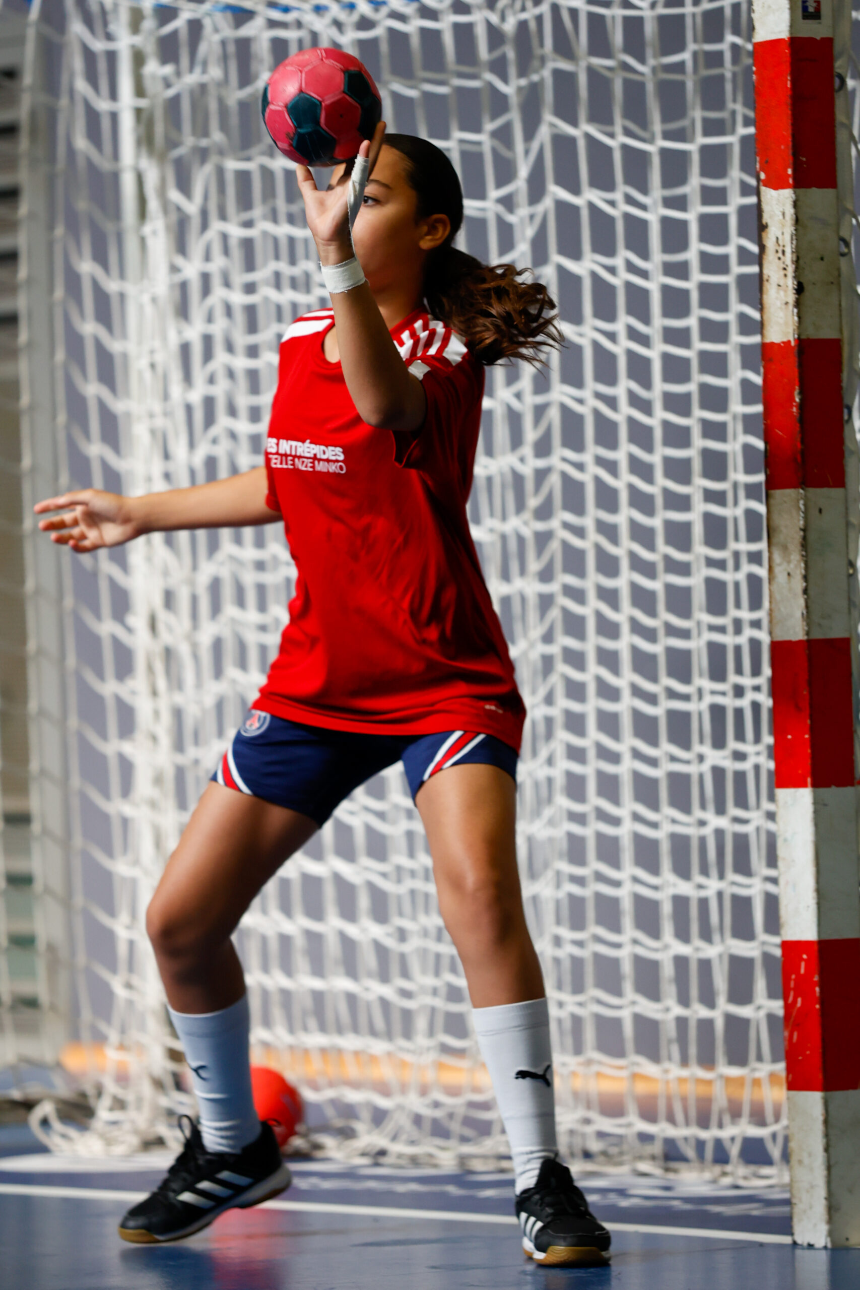 Les intrépides entrainement spécifique handball jeunes filles Estelle Nze Minko